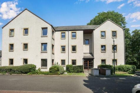 Nestled in a quiet tree lined cul-de-sac in the heart of sought-after Duddingston, moments from Holyrood Park, Portobello beach, quick transport links, and excellent amenities is this immaculately pre