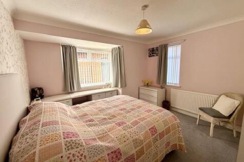 2 Birch Close - 3.jpg