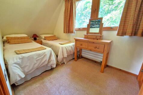 Twin Bedroom