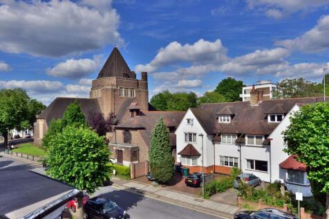 JUST COMPLETELY REFURBISHED...This is a lovely one bedroom flat in one of the best roads in Golders Green, located only two minutes from Golders Green Tube and a five minute walk to Golders Hill Park