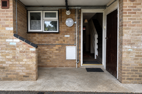 2 Bedroom Flat in GU21 3AN