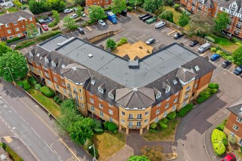 43GatcombeCourt-5.jpg