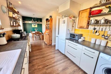 Kitchen/Dining Area