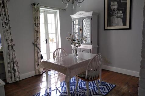 Lrg_Dining Room 1.jpg