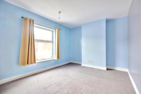 Bedroom 1_1.jpeg