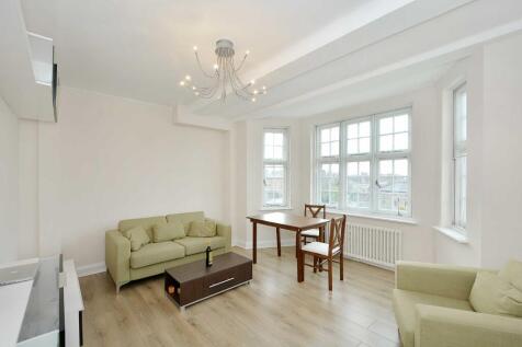 Hanover are pleased to present this exceptionally bright two double bedroom apartment (approx. 661 sqft / 61 sqm) located in a purpose built block in the heart of St Johns Wood. The property is situat