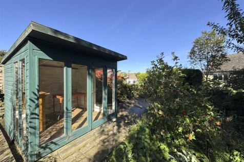 SUMMER HOUSE