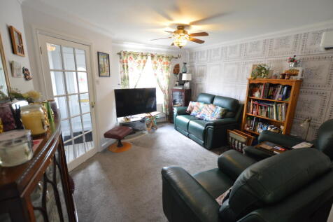 Lounge To Front