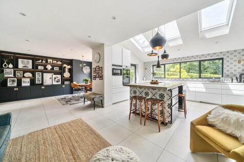 1310935-16-685c44...