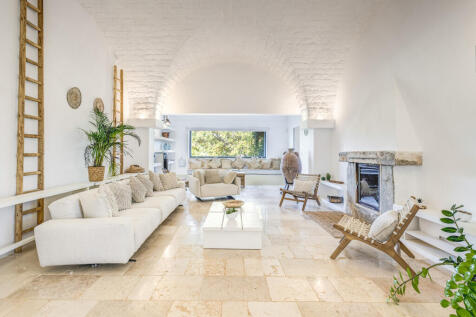 003_MASSERIOLA_DI_PUGLIA_OSTUNI_PUGLIA_RARO_VI.jpg