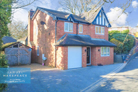 Four Bedroom Detached Property with Ample Off Roa