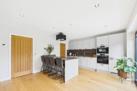 Kitchen/Breakfast Area
