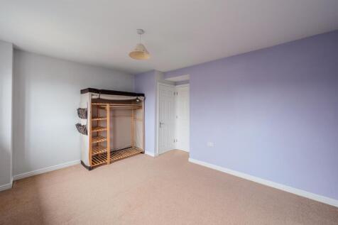 2 Oakfield Mews-8.jpg