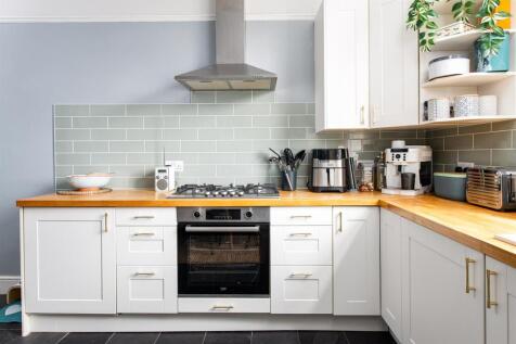 Kitchen_2.jpg