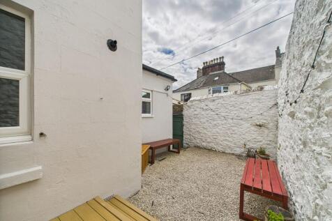 CAM02089G0-PR0541...