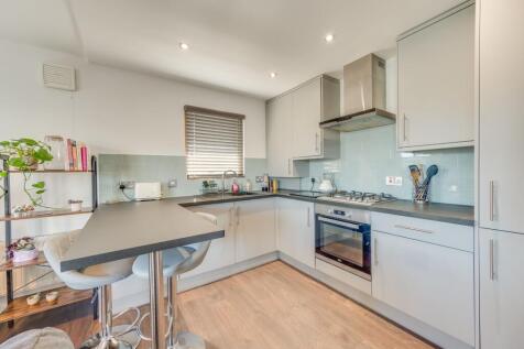 OPEN PLAN KITCHEN/DINER AND LIVING ROOM