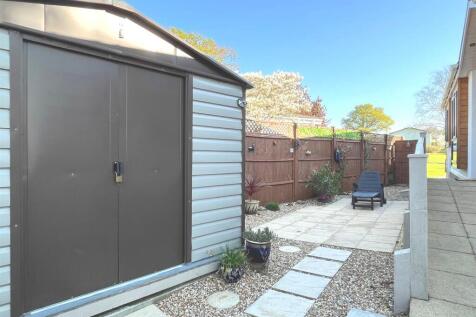 Storage and side garden