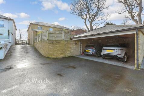 Driveway/Parking