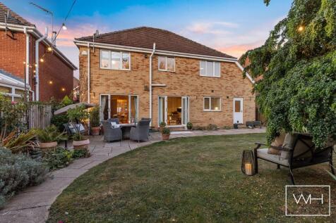 18 Roe Croft Close,