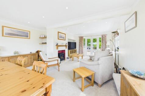 Living / Dining R...