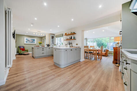 Kitchen / Breakfast Room