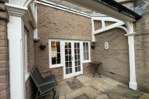 Sheltered Patio Area