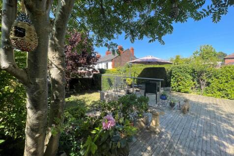 39 Victoria garden 1.jpg