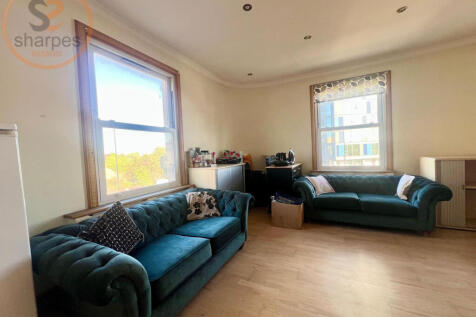 WhatsApp Image 2025-10-06 at 16.55.51 (6).jpeg