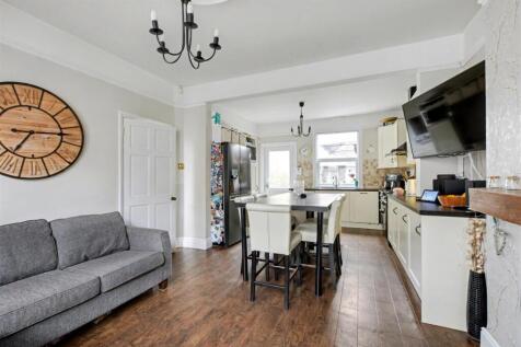 Living/Dining Kitchen