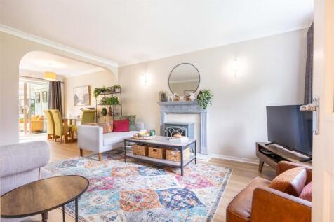 111 Nethercote Gardens 4.jpg