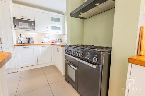 KITCHEN DINING FAMILY ROOM