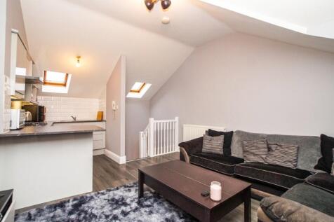 Open Plan Dining Lounge & Kitchen