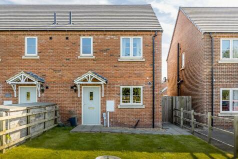 5 Cavell Way (Fleet)-4.jpg