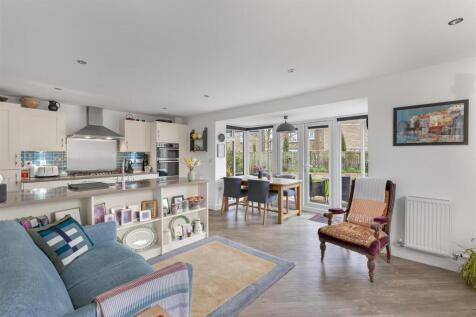 Living & Dining Kitchen
