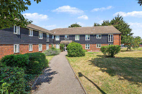 16 Sands Way, Woodford Green, IG8 8EJ