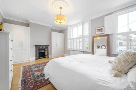 Principal Bedroom (2).jpg