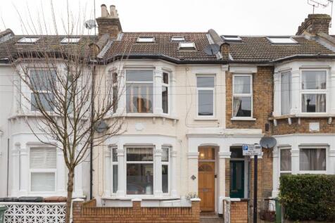 Claude Road, E10