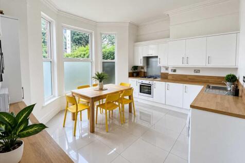 6 Bedroom Terraced in DE22 3RF