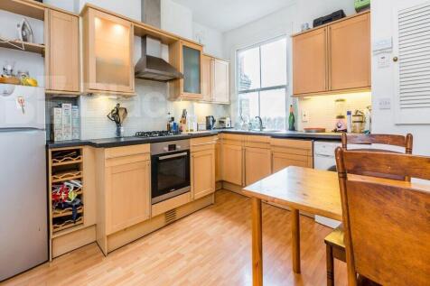 A lovely 5 nbsp;bedroom house nbsp;located on the ever popular Haringey ladder and ideally located nbsp;a short walk from both Turnpike Lane station and Hornsey overground. The property is arranged ov