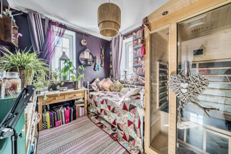 1349813-9-68c14d5...