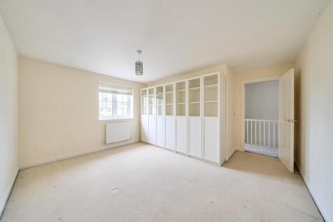 Scarborough Drive - Bed 4.jpg