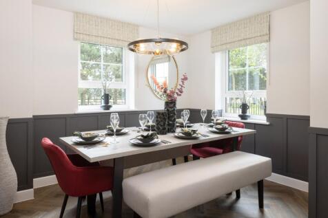 Dining room in the 4 bed Alderney