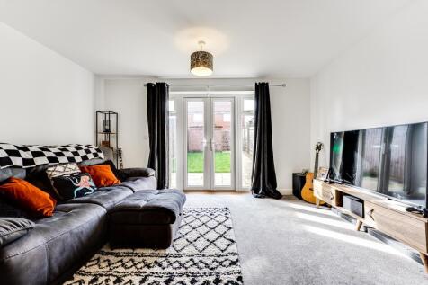35 Taylor Drive, Barton Seagrave-9.jpg