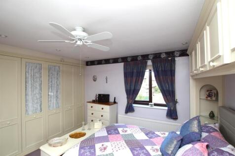 Bedroom One - b.JPG