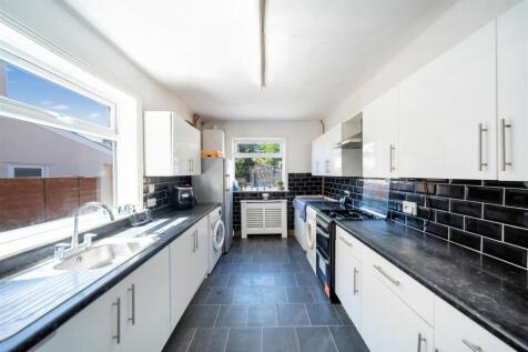 15 Sherrington Rd-22.jpg