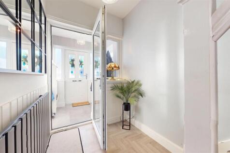 St Georges Avenue Hallway