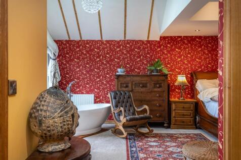 This breath taking retreat offers hotel style luxu