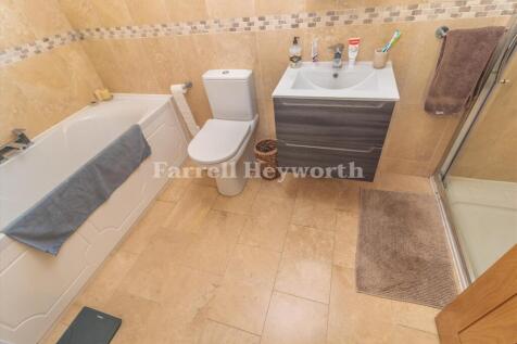 Bathroom image 3