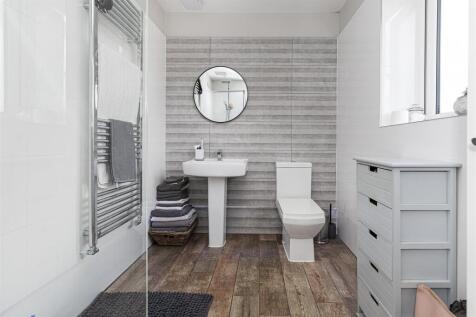 En Suite Shower Room