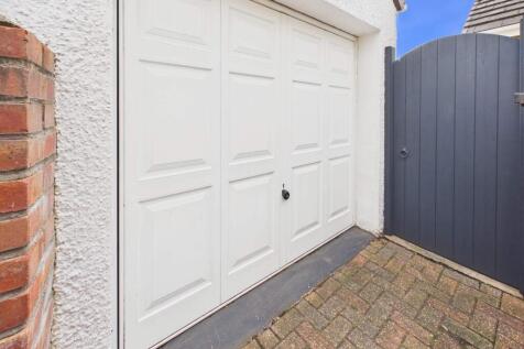 Detached Garage